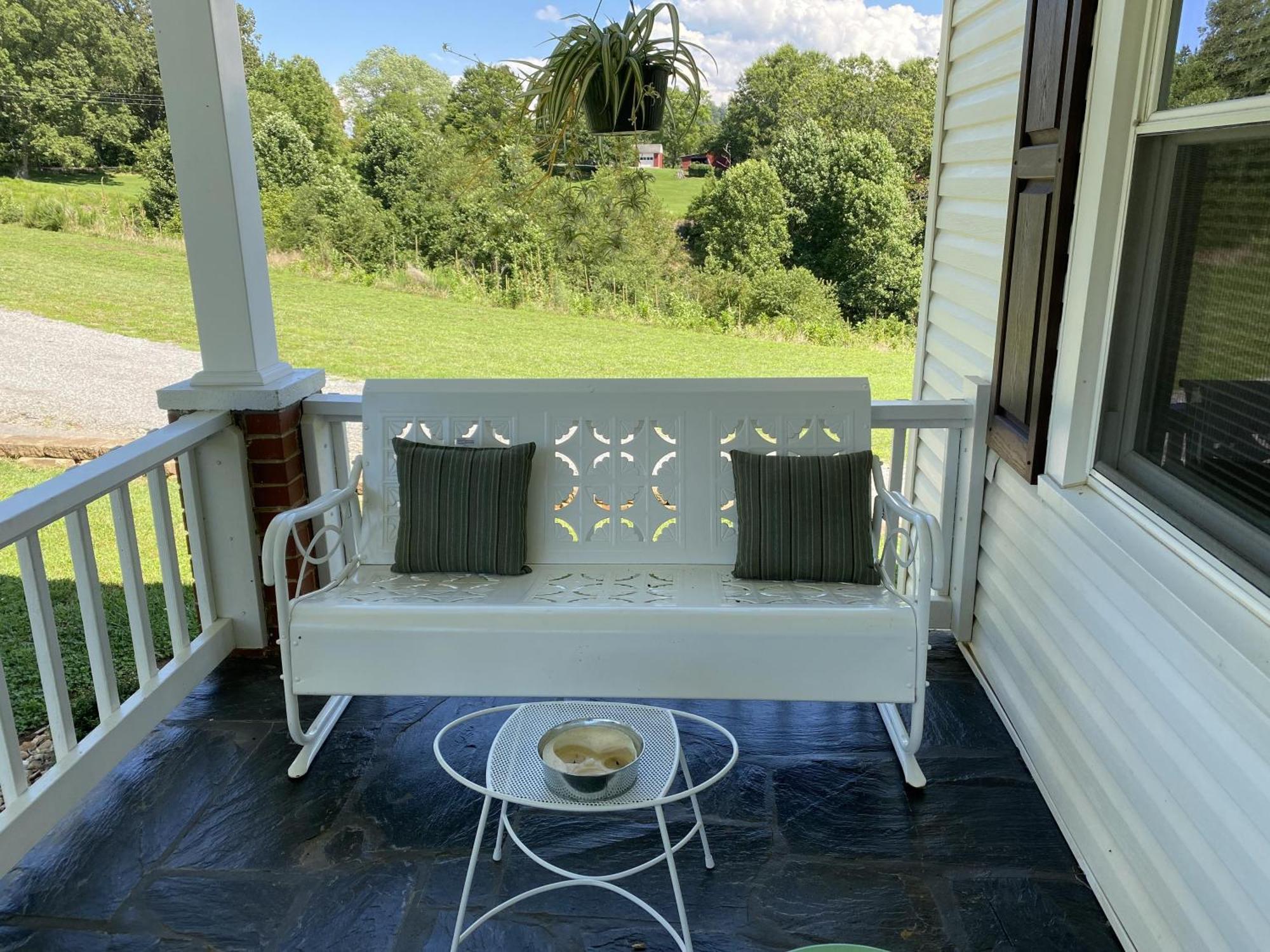 Shirley'S Bed And Breakfast Roanoke Room photo