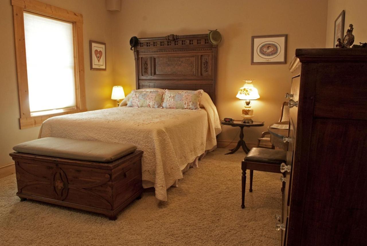 Shirley'S Bed And Breakfast Roanoke Exterior photo